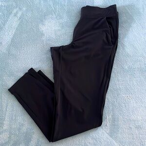 Athleta brooklyn pant in black size 0. Travel. Casual. Work. Leisure. Easy pant!